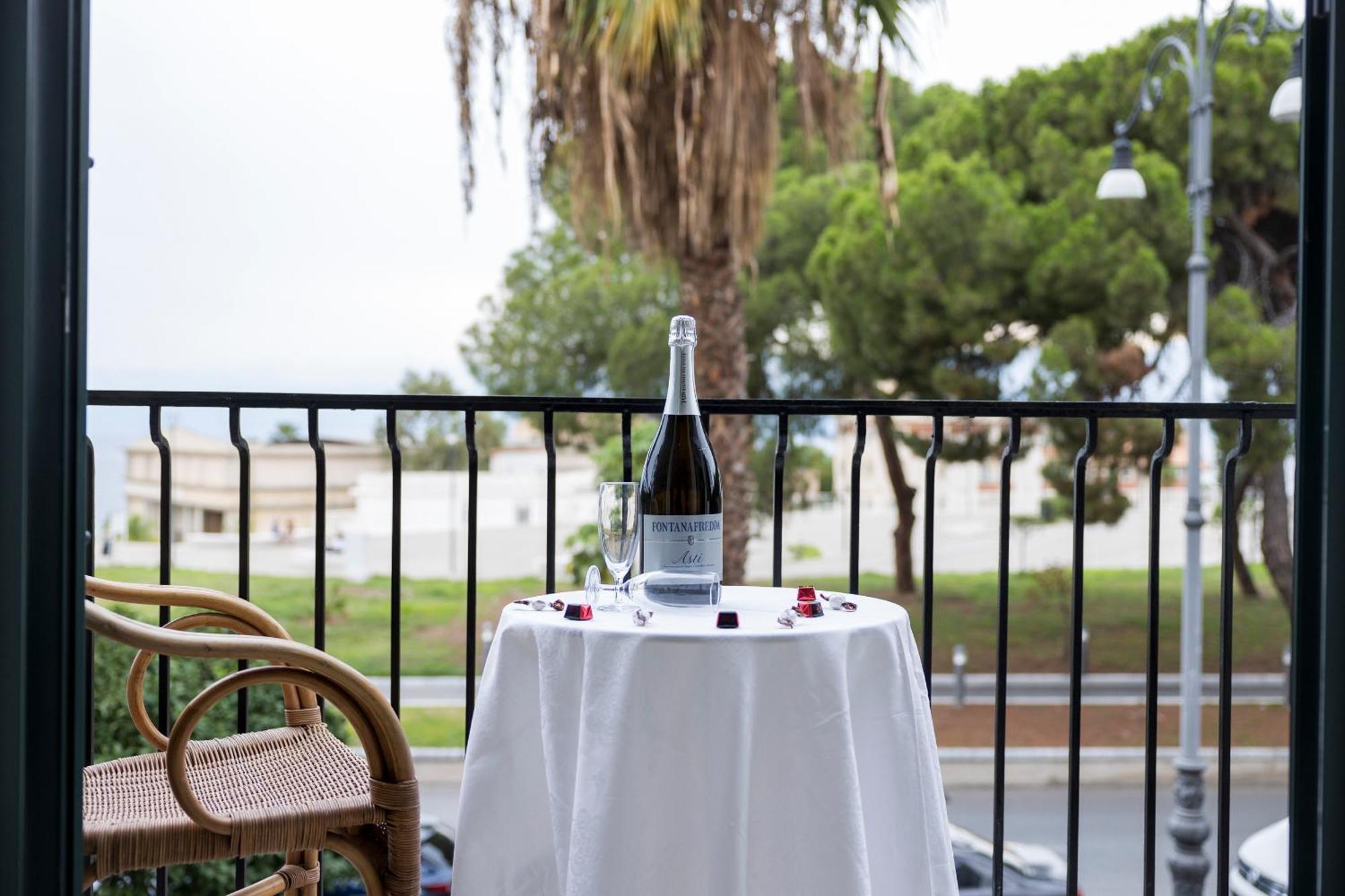 Il Balcone Sullo Stretto Bed & Breakfast เรจโจ ดี คาลาเบีย ภายนอก รูปภาพ